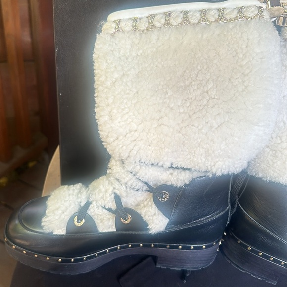 CHANEL Shearling Chain Studded CC High Boots - Picture 4 of 16